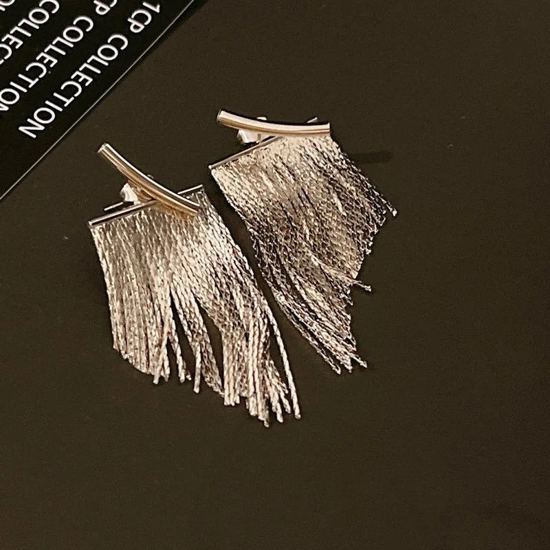 Minimal Chain Tassel Statement Earrings